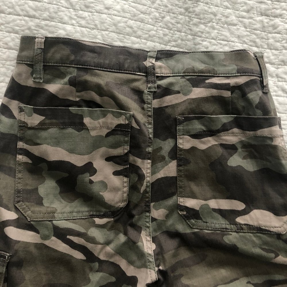 J.Crew 9" Cargo Toothpick Pants in Camo Print 28 - Picture 5 of 6